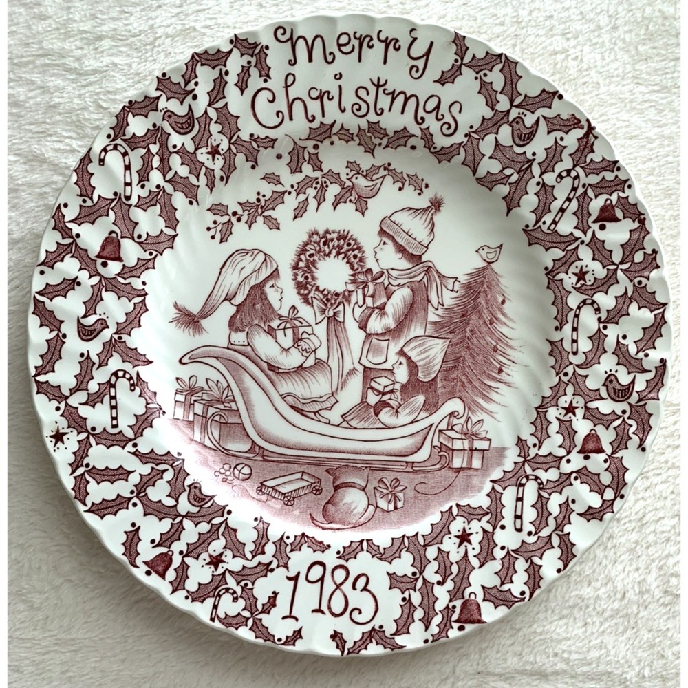 Royal Crownford Vintage 1983 Children in Sleigh Christmas 9" Plate Red Design
